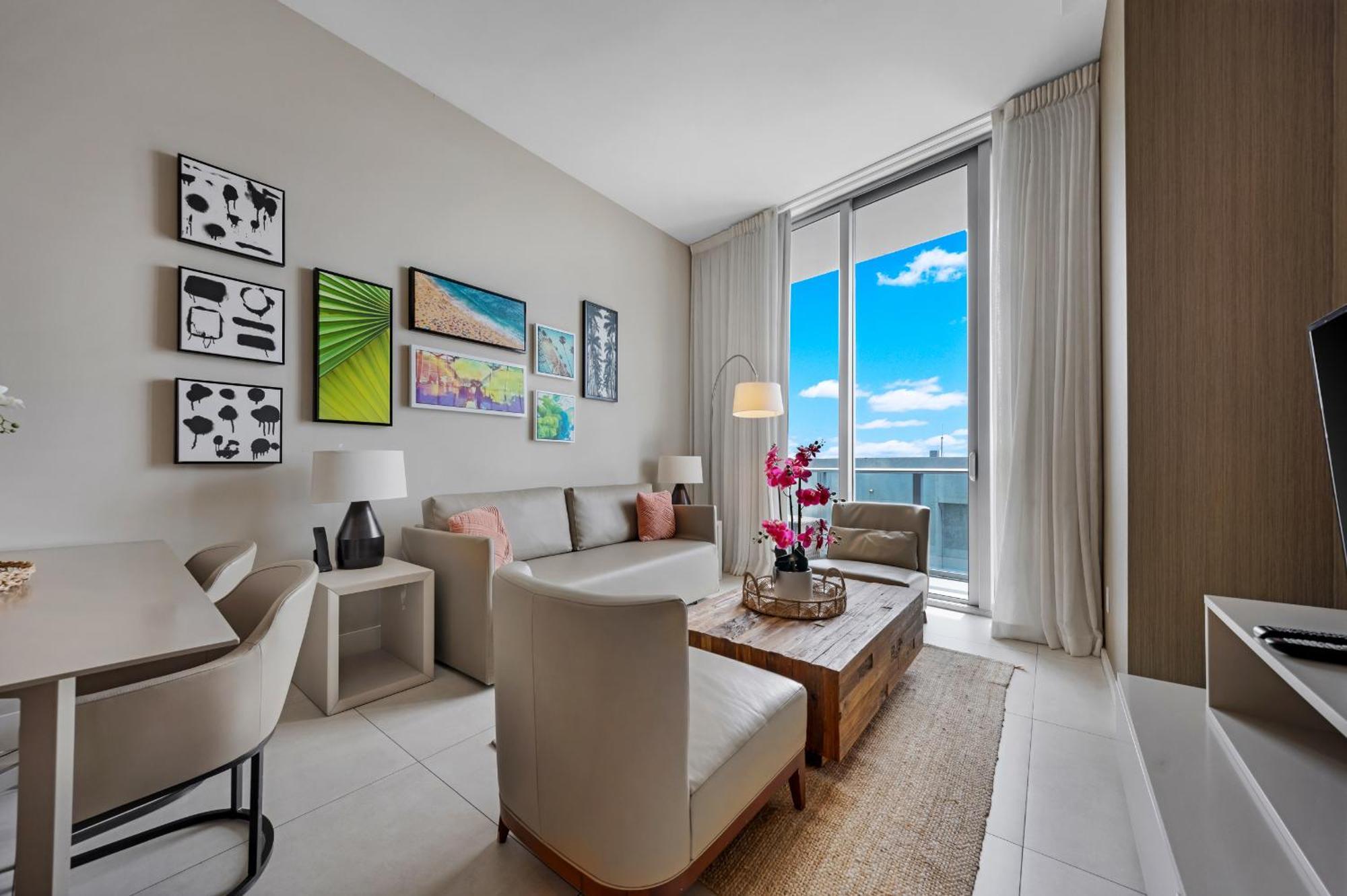 Wake Up To The Sound Of Waves In A Stylish Condo In A Luxury Resort Холивуд Екстериор снимка