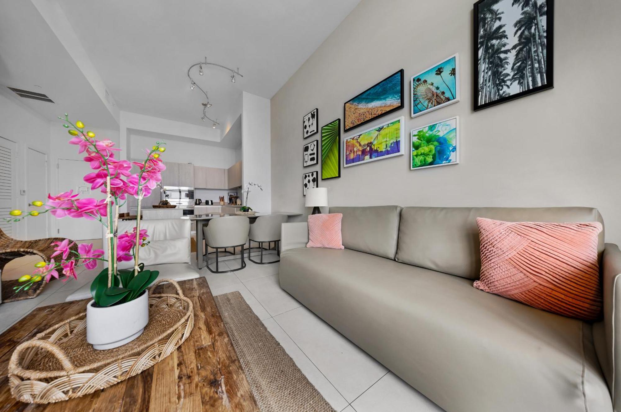 Wake Up To The Sound Of Waves In A Stylish Condo In A Luxury Resort Холивуд Екстериор снимка