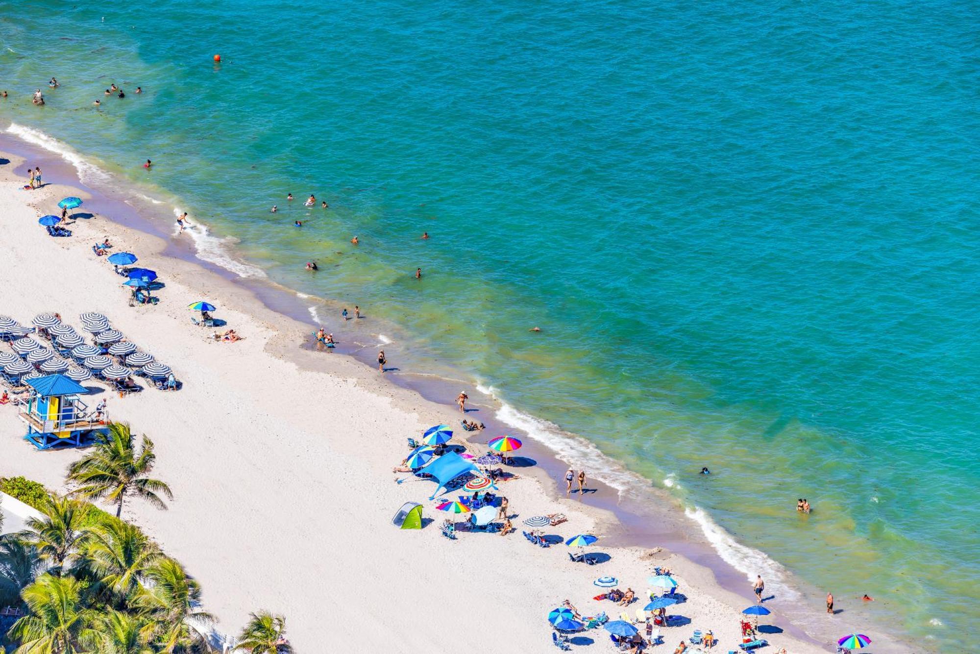 Wake Up To The Sound Of Waves In A Stylish Condo In A Luxury Resort Холивуд Екстериор снимка