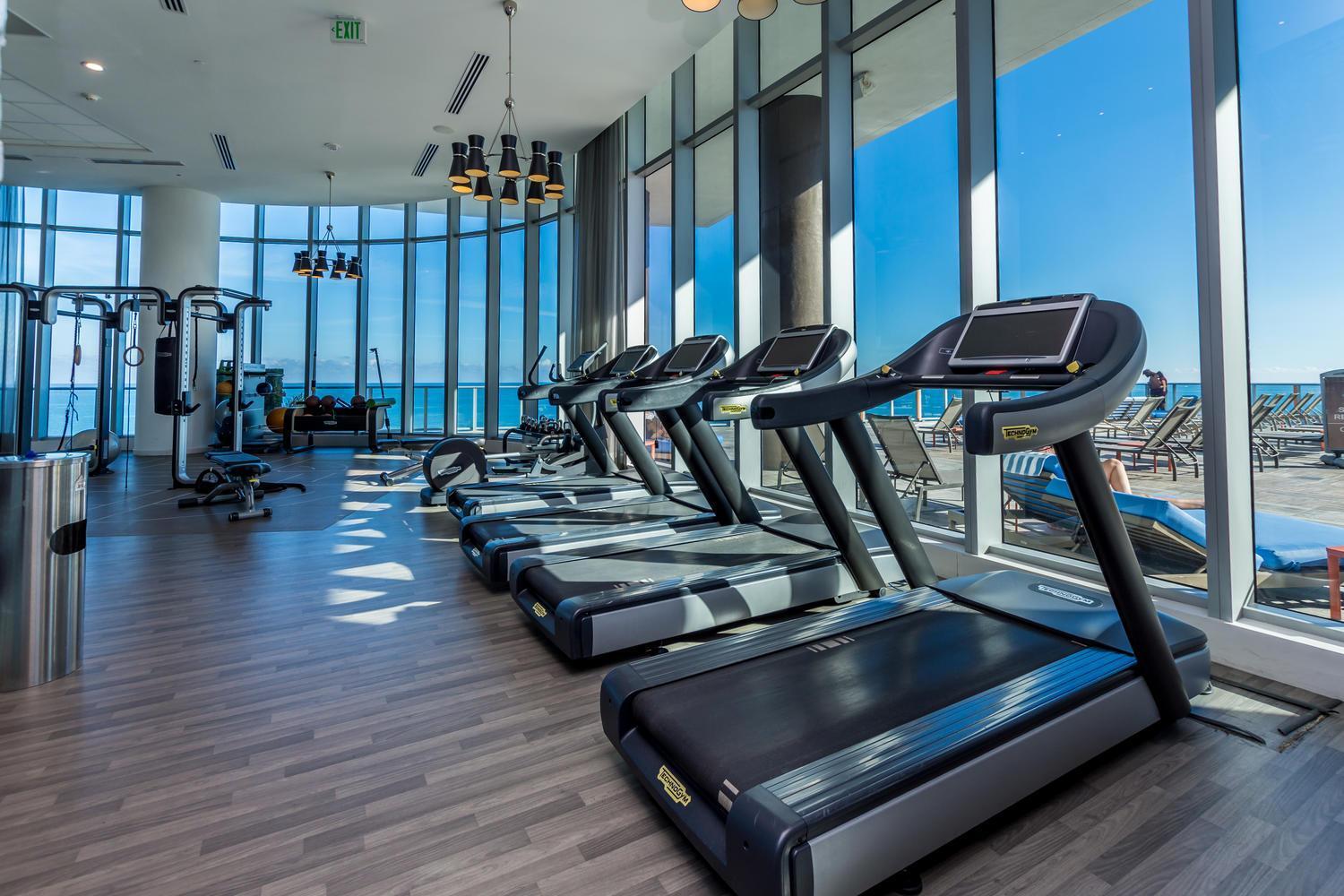 Wake Up To The Sound Of Waves In A Stylish Condo In A Luxury Resort Холивуд Екстериор снимка