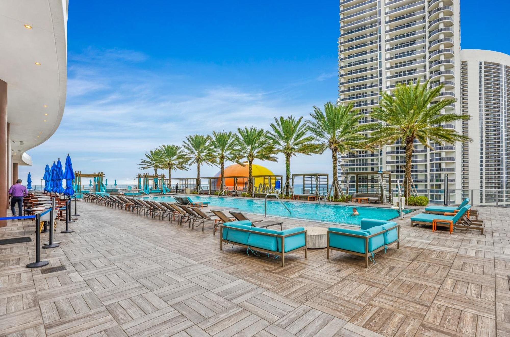 Wake Up To The Sound Of Waves In A Stylish Condo In A Luxury Resort Холивуд Екстериор снимка