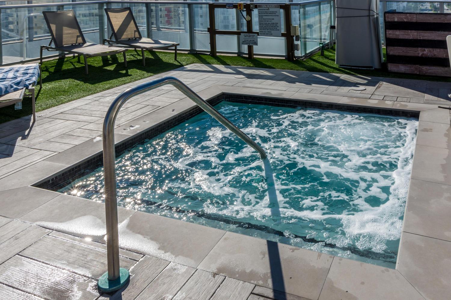 Wake Up To The Sound Of Waves In A Stylish Condo In A Luxury Resort Холивуд Екстериор снимка