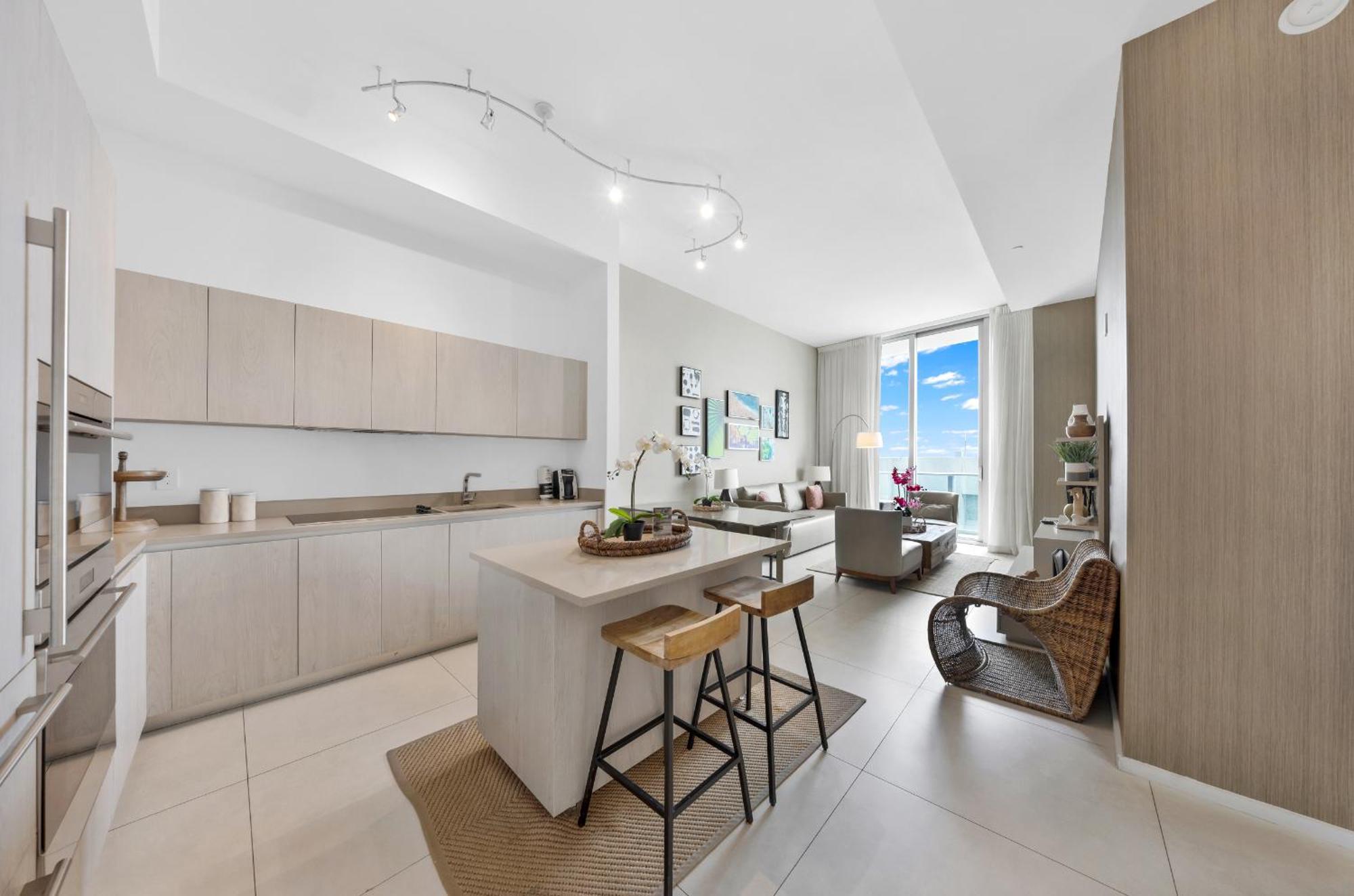 Wake Up To The Sound Of Waves In A Stylish Condo In A Luxury Resort Холивуд Екстериор снимка