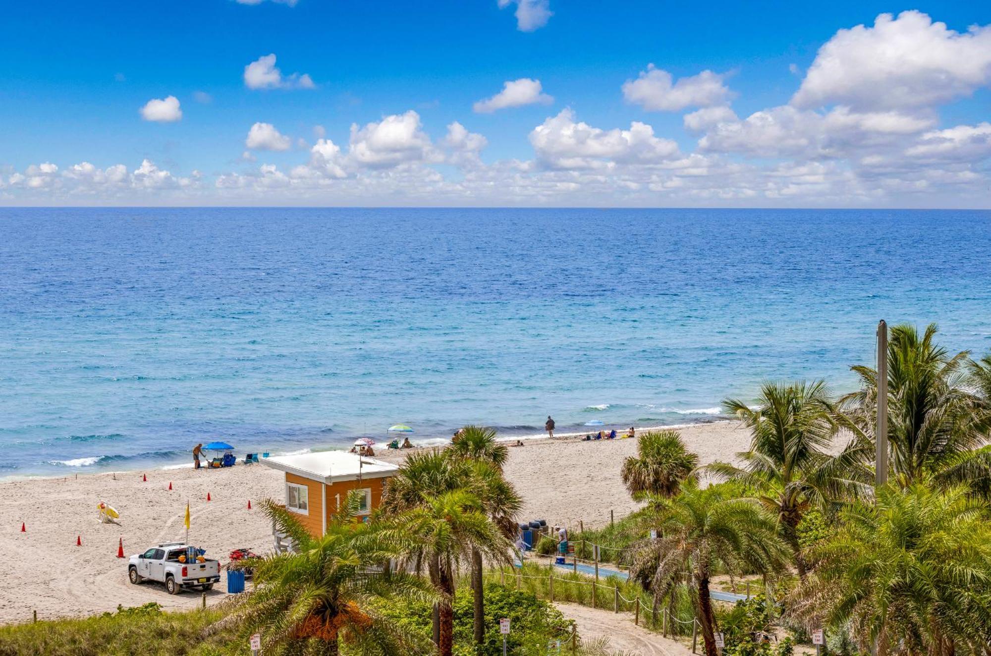 Wake Up To The Sound Of Waves In A Stylish Condo In A Luxury Resort Холивуд Екстериор снимка