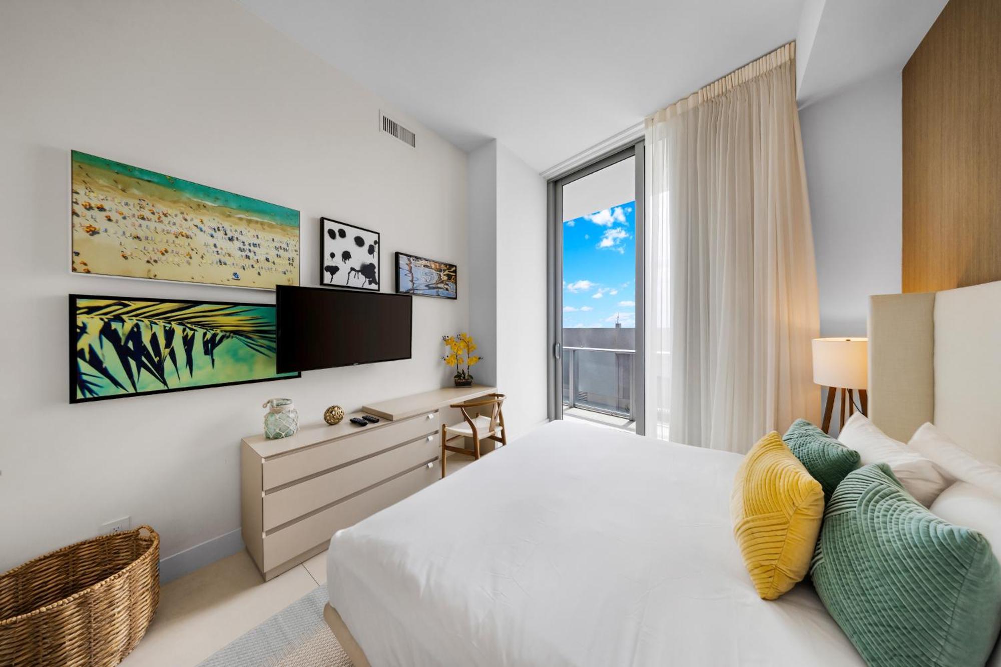 Wake Up To The Sound Of Waves In A Stylish Condo In A Luxury Resort Холивуд Екстериор снимка